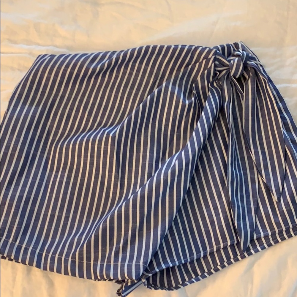 Size medium blue skort
